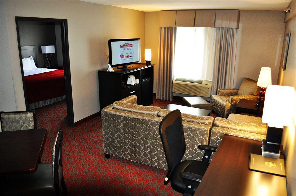 Americinn Brooklyn Center
