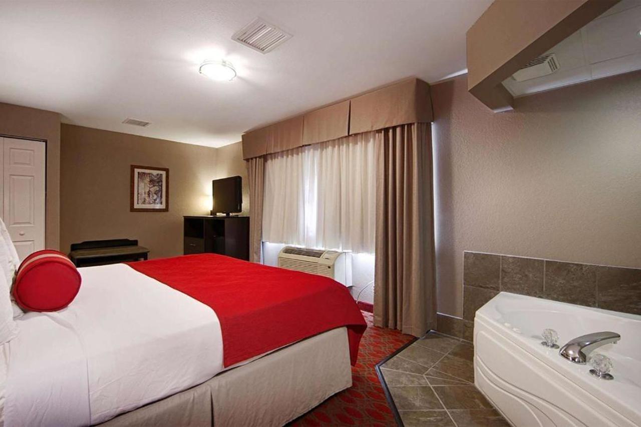 Hotel Americinn Brooklyn Center